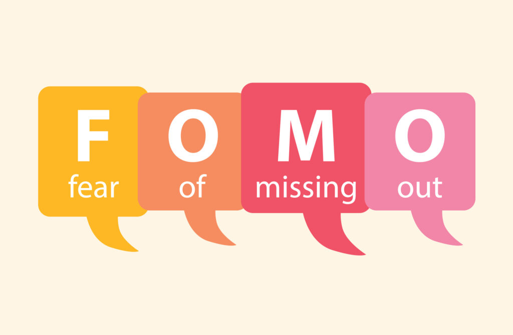 مصطلح FOMO Marketing يعني Fear Of Missing Out
